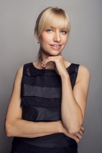 Laura (kirpimo meistrė - koloristė)
