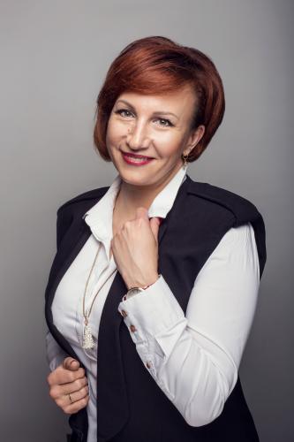 Oksana (kosmetologė)