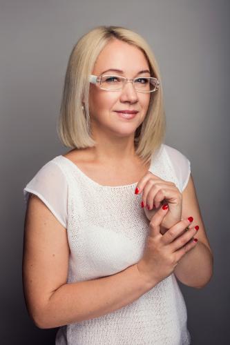 Rasa (kirpimo meistrė - koloristė)